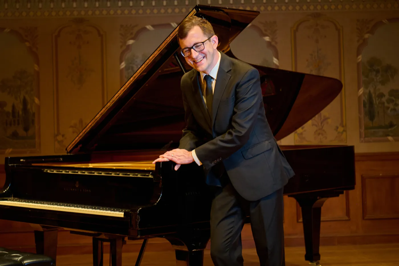 piano/laughing